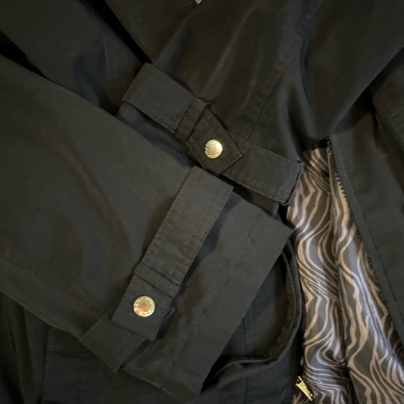 Dana Buchman lightweight black trench coat with hood - Picture 15 of 16